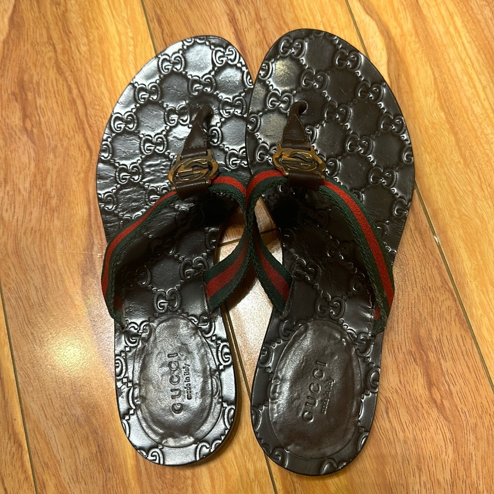 Gucci -Thong Sandals. Very sexy and comfortable. In very good Condition